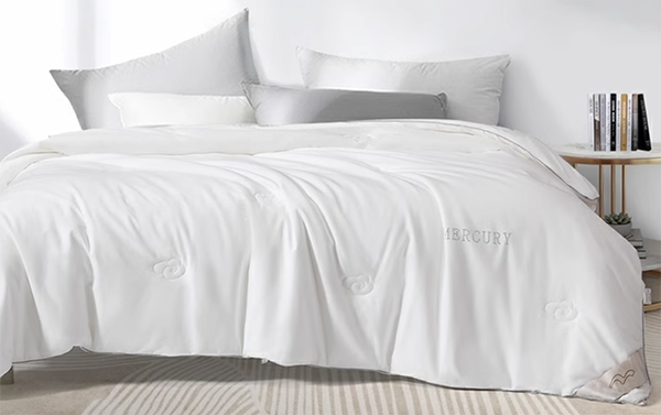 桑蚕丝被哪个牌子最好最清静？？？桑蚕丝被和柞蚕丝被哪个好？？？