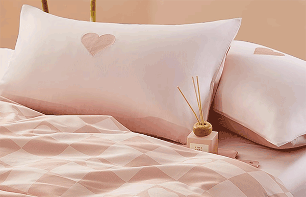 完婚床上用品四件套哪个牌子好推荐？？完婚床上用品四件套或许几多钱合适？？
